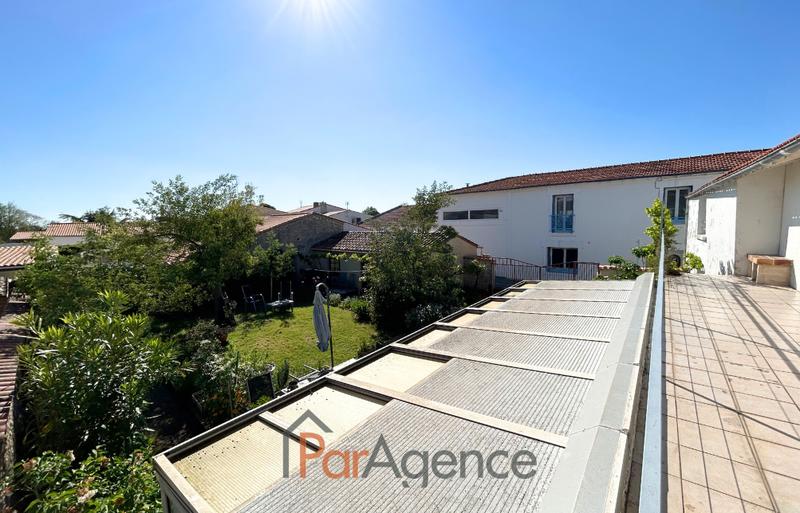 Maison - 247 m² - 9 pièces