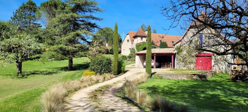 Maison - 315 m² - 9 pièces