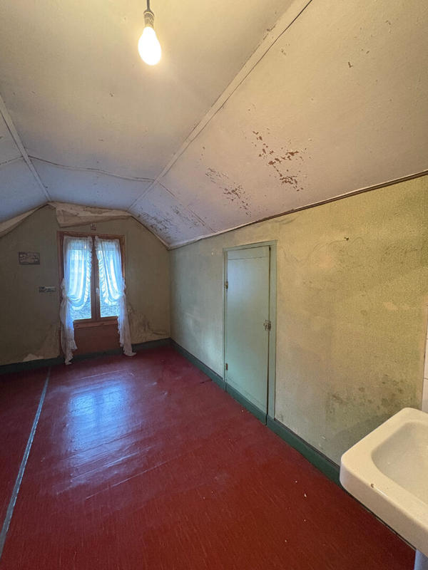 Maison - 150 m² - 11 pièces