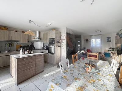 Maison - 106 m² - 6 pièces