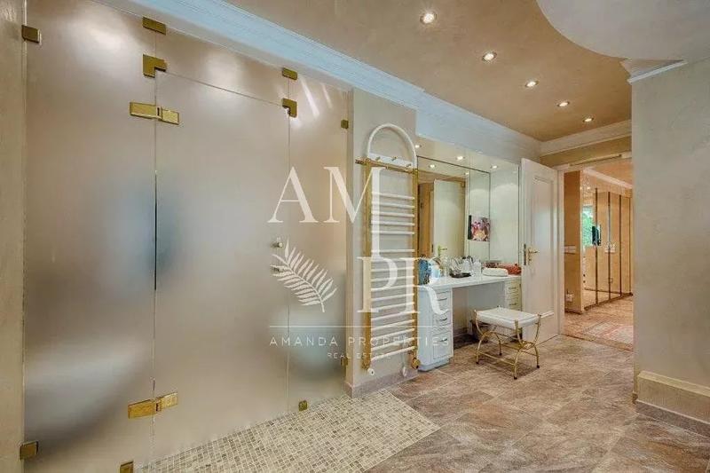 Appartement - 220 m² - 4 pièces