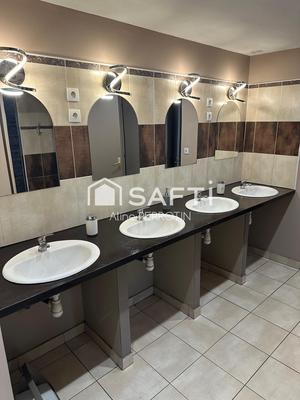 Local commercial - 180 m² - 5 pièces