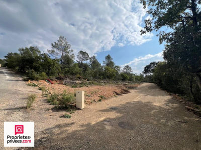 Terrain constructible - 1 330 m²