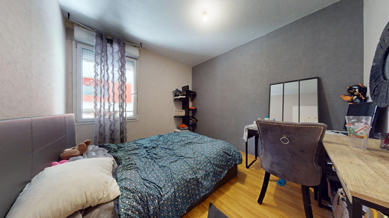 Appartement - 92 m² - 5 pièces