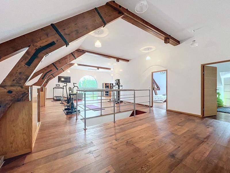 Maison - 331 m² - 7 pièces