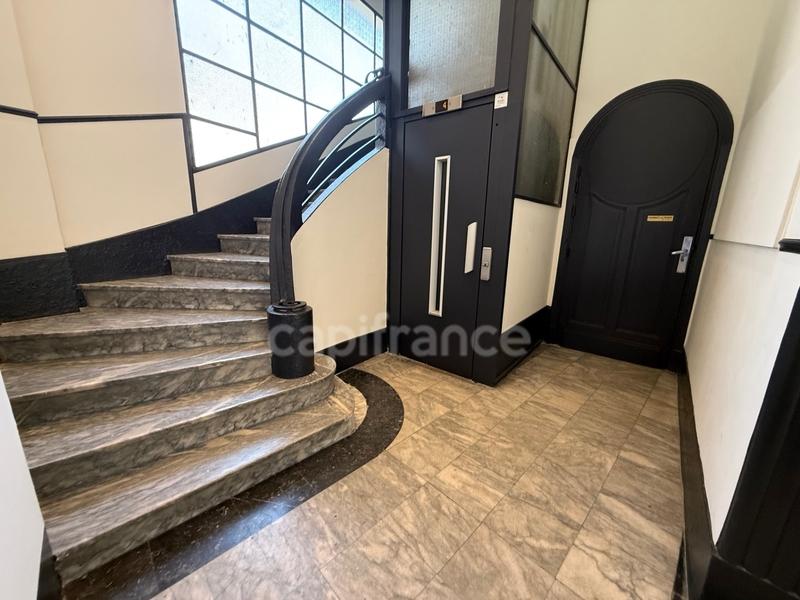 Appartement bourgeois - 107 m² - 4 pièces