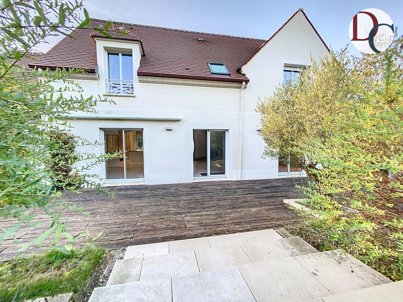 Maison - 203 m² - 8 pièces