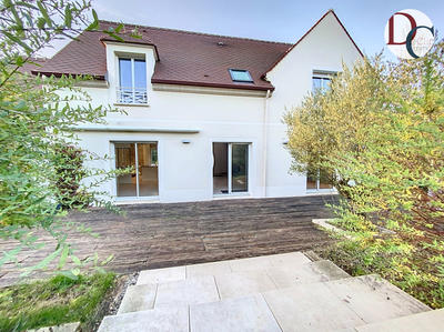 Maison - 203 m² - 8 pièces