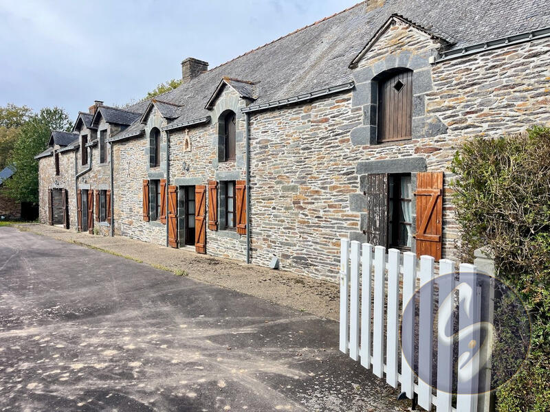 Maison traditionnelle - 218 m² - 5 pièces