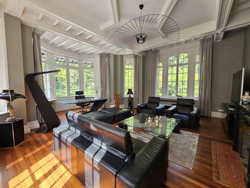 Maison - 297 m² - 8 pièces