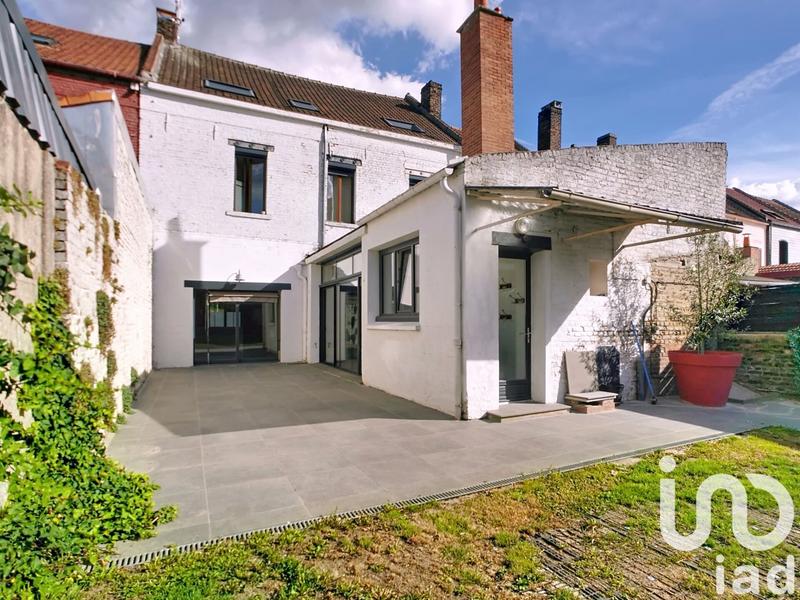 Maison - 277 m² - 10 pièces