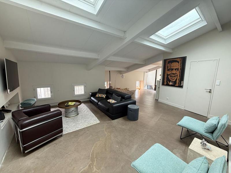 Appartement - 225 m² - 7 pièces