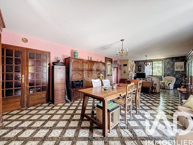 Maison - 250 m² - 11 pièces