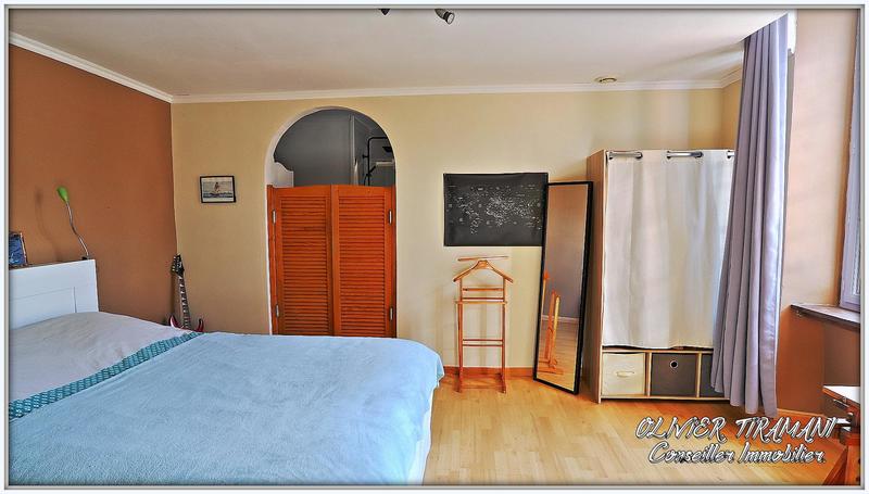 Villa - 232 m² - 6 pièces