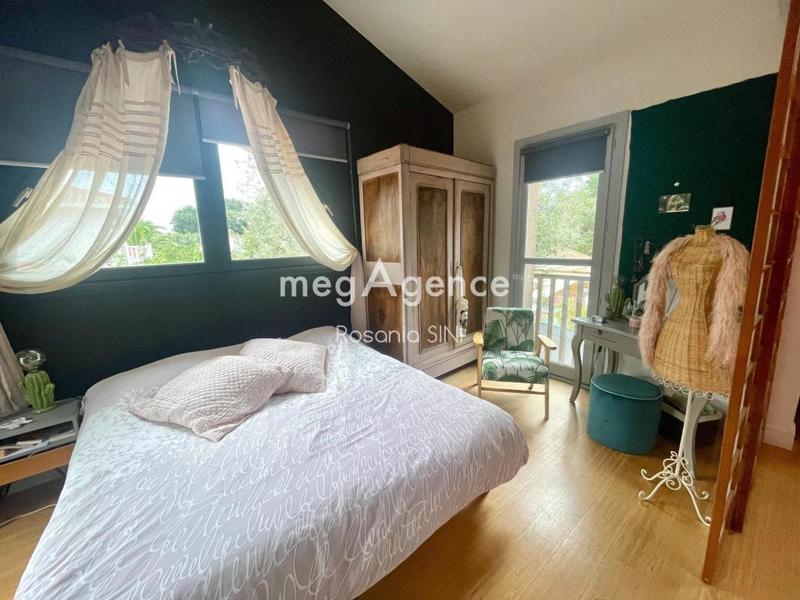 Maison - 246 m² - 8 pièces