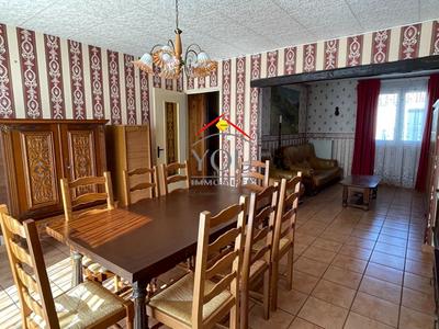 Maison - 94 m² - 5 pièces