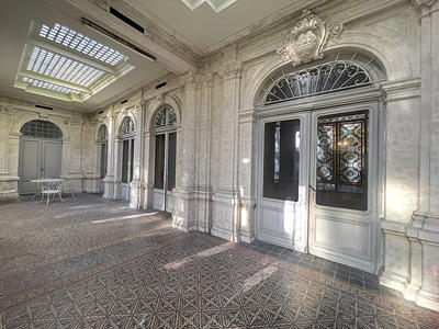 Demeure - 1 143 m² - 30 pièces