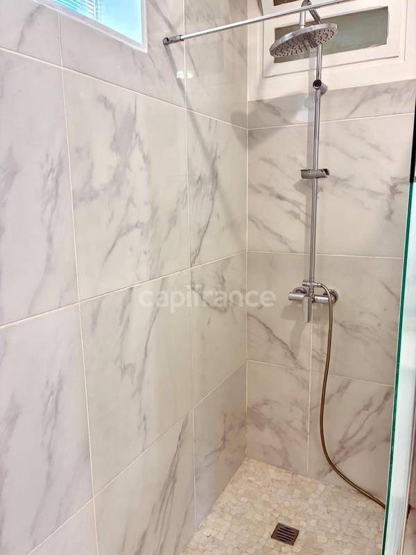 Maison - 137 m² - 6 pièces