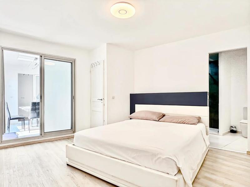 Appartement - 95 m² - 3 pièces