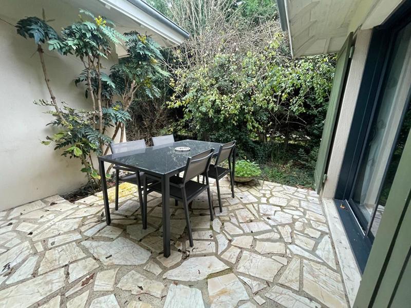 Maison - 230 m² - 8 pièces