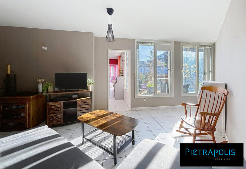 Appartement - 86 m² - 4 pièces