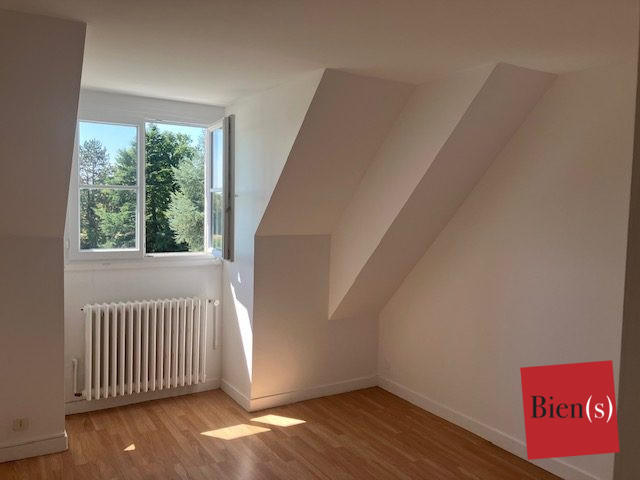 Maison contemporaine - 237 m² - 11 pièces