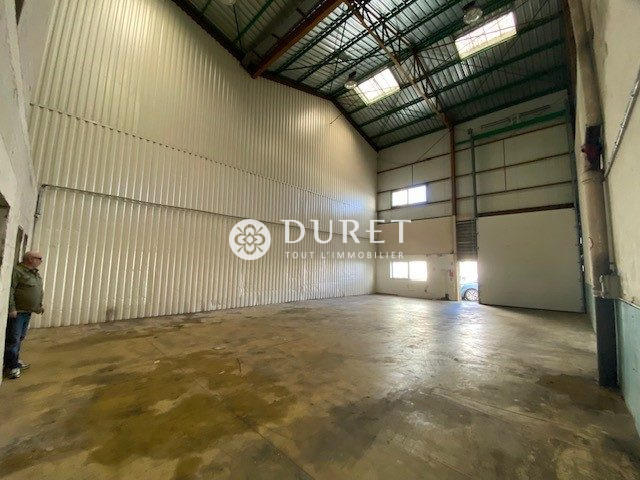 Local d'activités - 595 m²