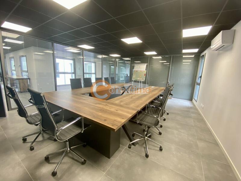 Bureau - 700 m²