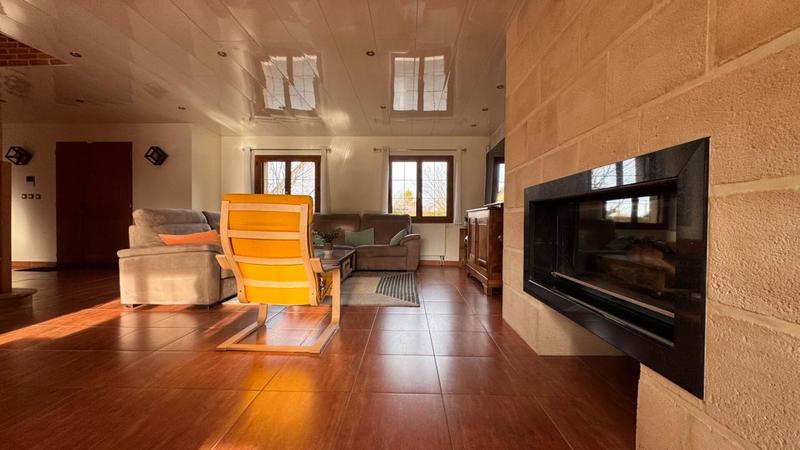 Maison - 203 m² - 6 pièces