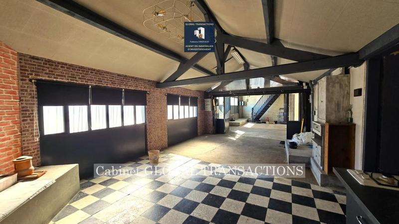 Entrepôt - 250 m² - 6 pièces