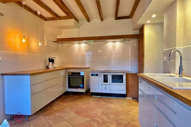 Propriété - 253 m² - 5 pièces