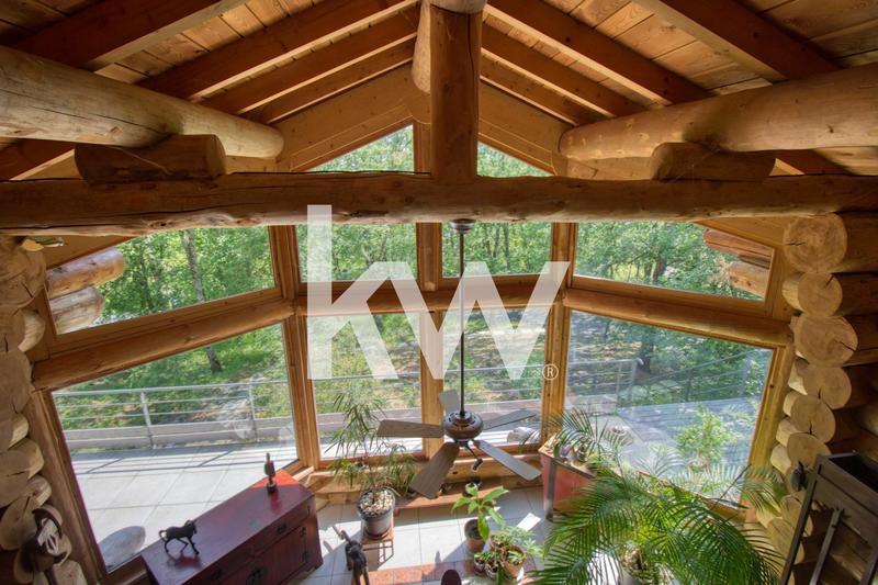 Maison - 260 m² - 8 pièces