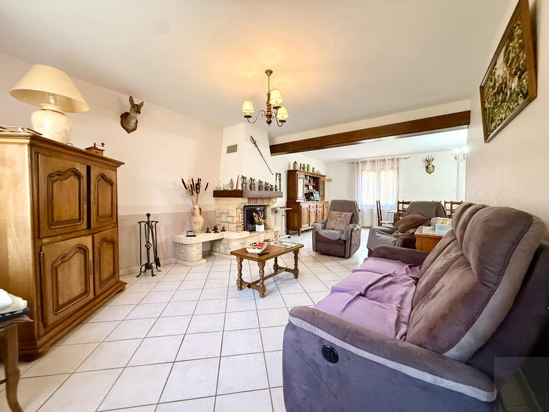 Maison - 218 m² - 7 pièces