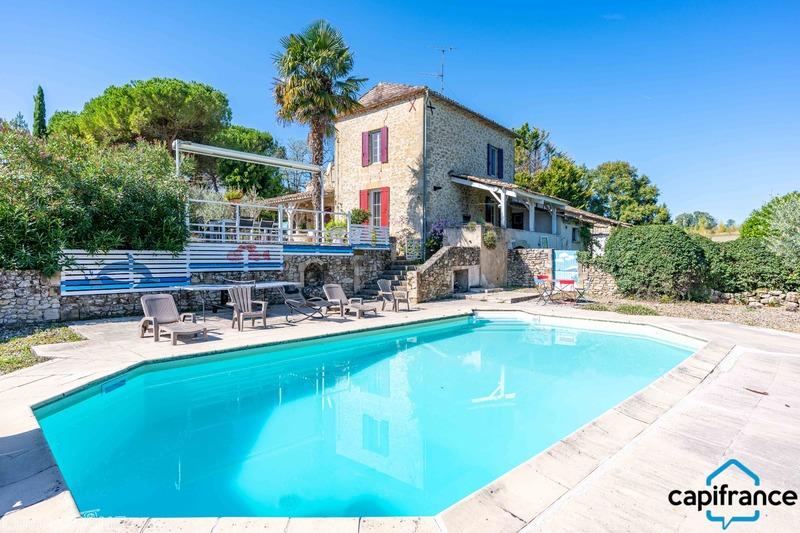 Maison - 200 m² - 8 pièces