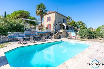 Maison - 200 m² - 8 pièces