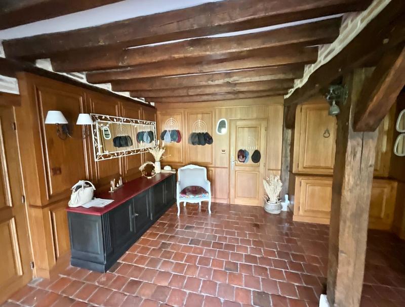 Maison - 800 m² - 24 pièces