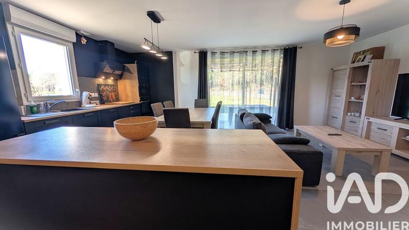 Maison - 93 m² - 5 pièces