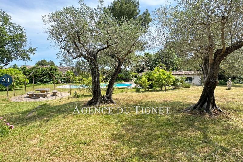 Maison - 252 m² - 5 pièces