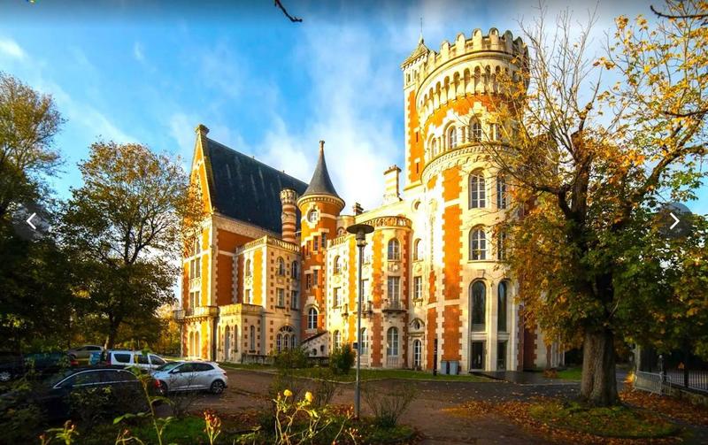 Maison - 220 m² - 8 pièces