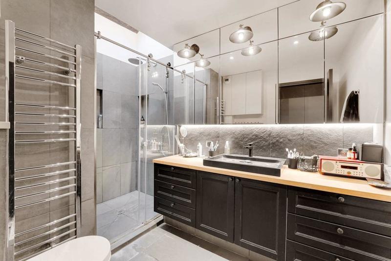 Maison - 201 m² - 7 pièces