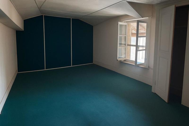 Maison en pierre - 150 m² - 5 pièces