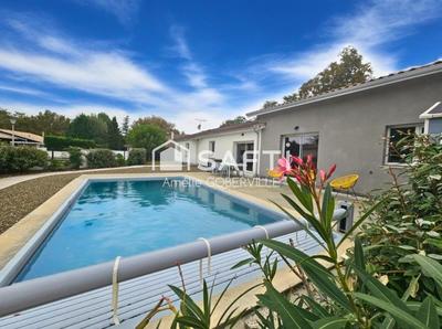 Maison - 180 m² - 7 pièces