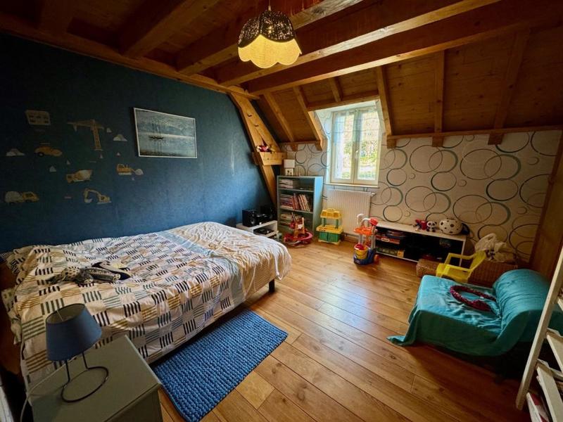 Maison traditionnelle - 175 m² - 9 pièces