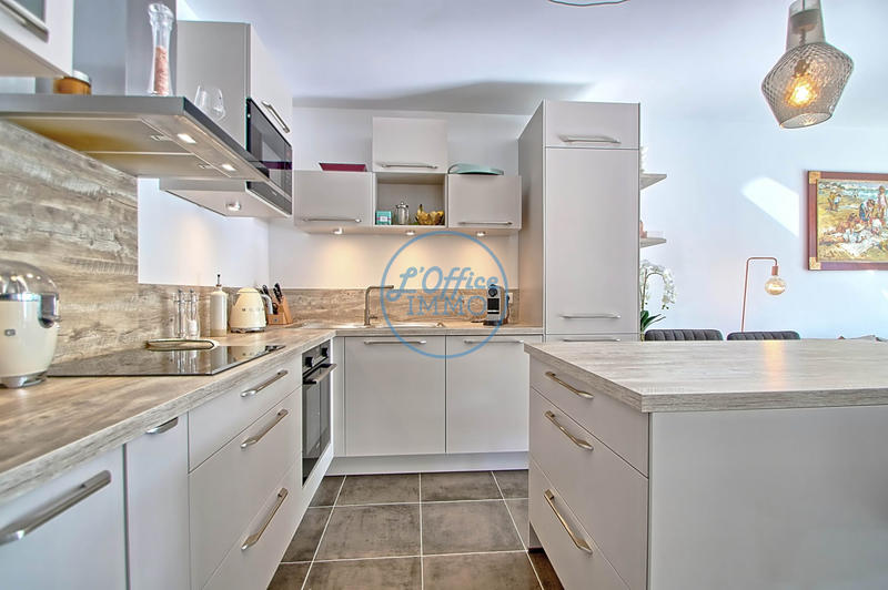 Appartement - 82 m² - 4 pièces