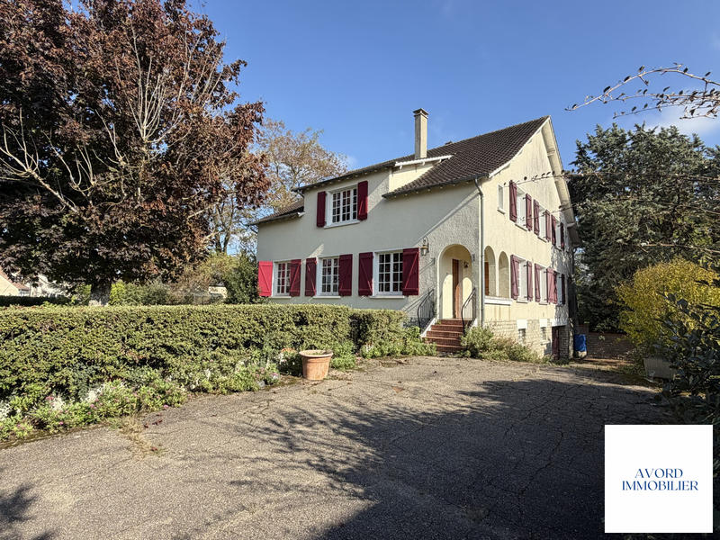 Maison ancienne - 261 m² - 10 pièces