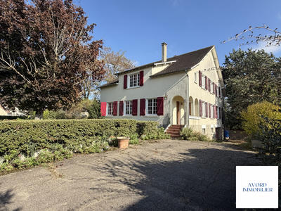 Maison ancienne - 261 m² - 10 pièces