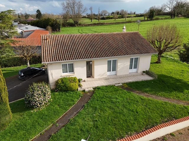 Maison traditionnelle - 93 m² - 4 pièces