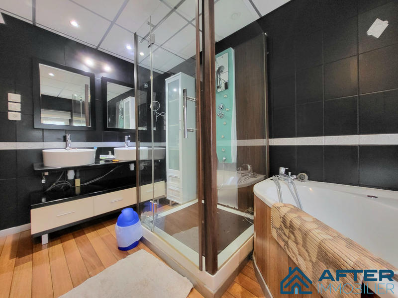 Maison - 92 m² - 5 pièces