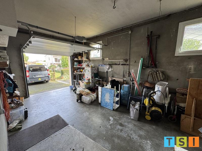 Maison - 217 m² - 7 pièces