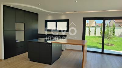 Villa - 240 m² - 5 pièces